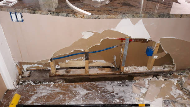 Best Commercial water damage restoration  in Eastmont, WA
